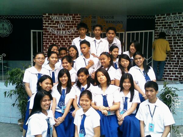 IV-Faraday (M. Lagrimas/ H. Santiago/ S. Bernardo/ M. Manalili/ G. Mejares/ A. Dizon/ IV-Faraday)