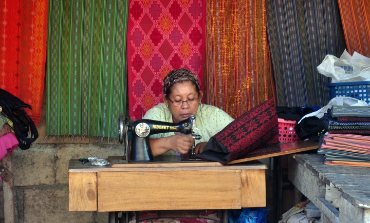 A weaver in Zamboanga City. (Photo by Joshua Dalupang)