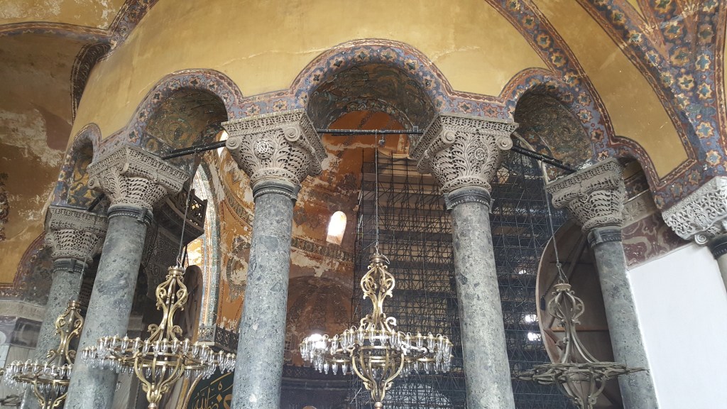 It was in 1453 when the Ottoman Turks conquered Constantinople and converted this place into a mosque. In 1935, the Republic of Turkey transformed it into a museum.