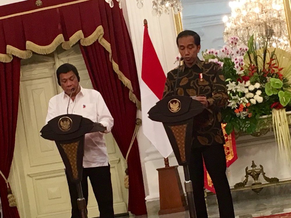 Philippine President Rodrigo Duterte and Indonesian President Joko Widodo during their joint press briefing in Jakarta. Photo courtesy: Joseph Morong.
