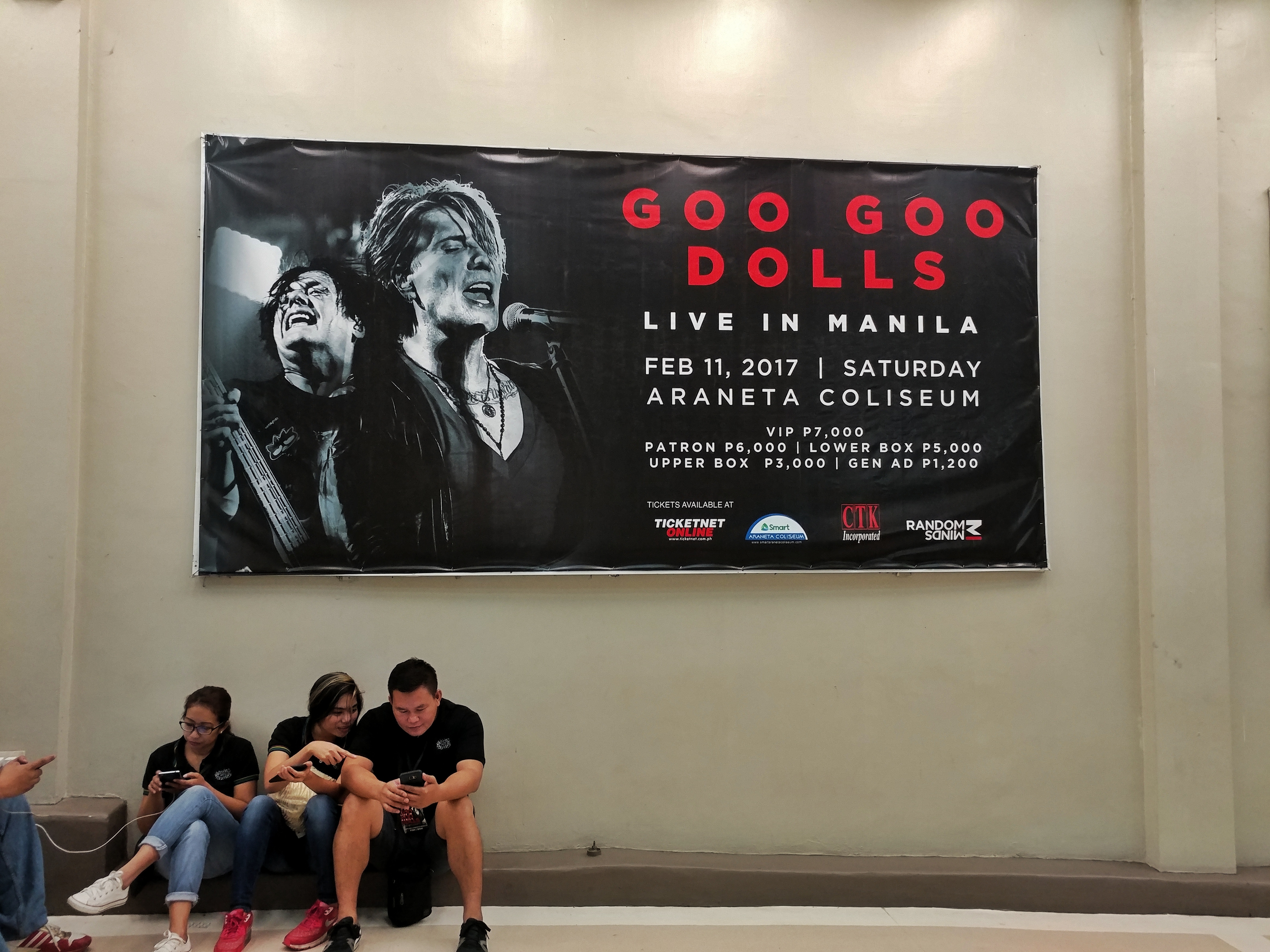 subselfie-going-gaga-over-the-goo-goo-dolls-dawnavie-dadis-8