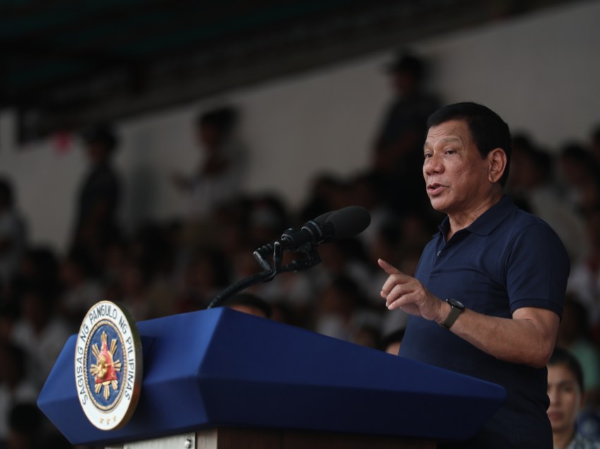 Duterte-ROTC-Subselfie-Davao Today