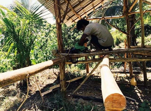 SubSelfie-laborer-carpenter