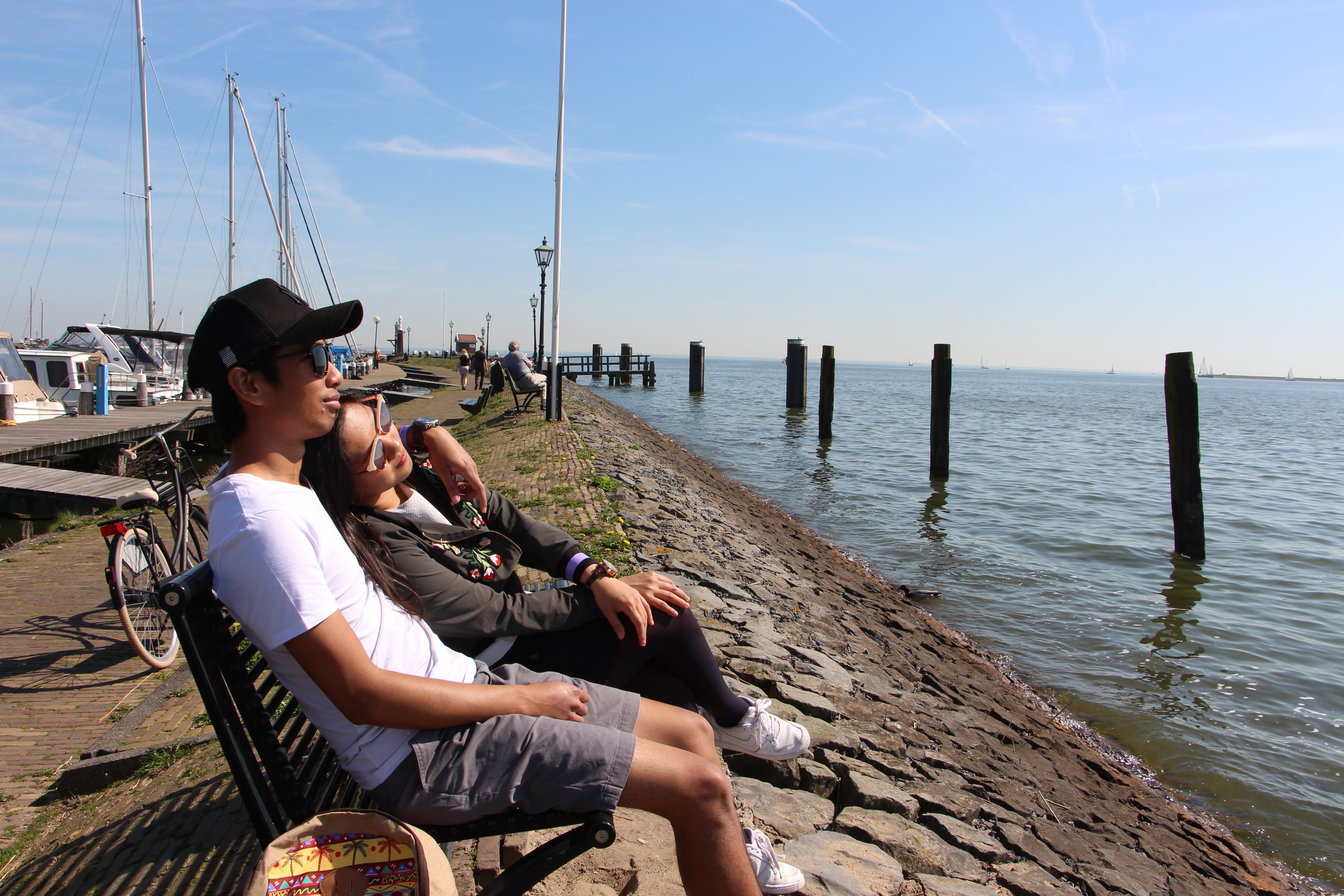 A quick rest by the fishing harbor of Volendam